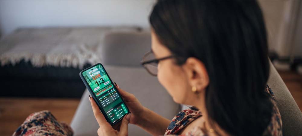 Reports Show Females Support Blackjack, Online Gambling